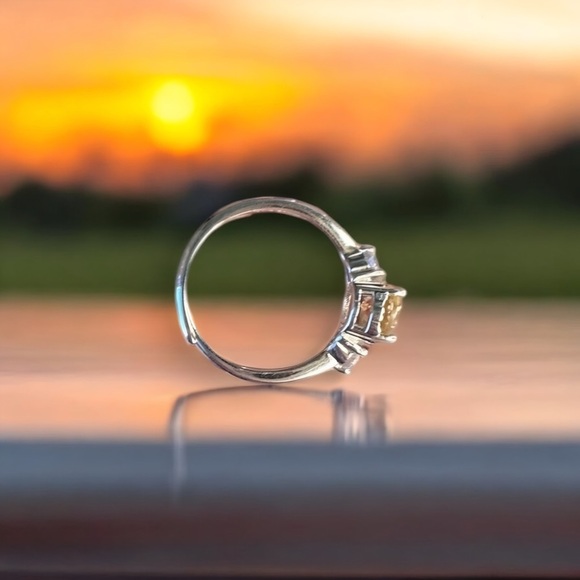 Morganite and Sterling Silver Ring - Picture 1 of 7